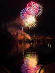 Feuerwerk auf schwankendem Boot, 1 Jahr später